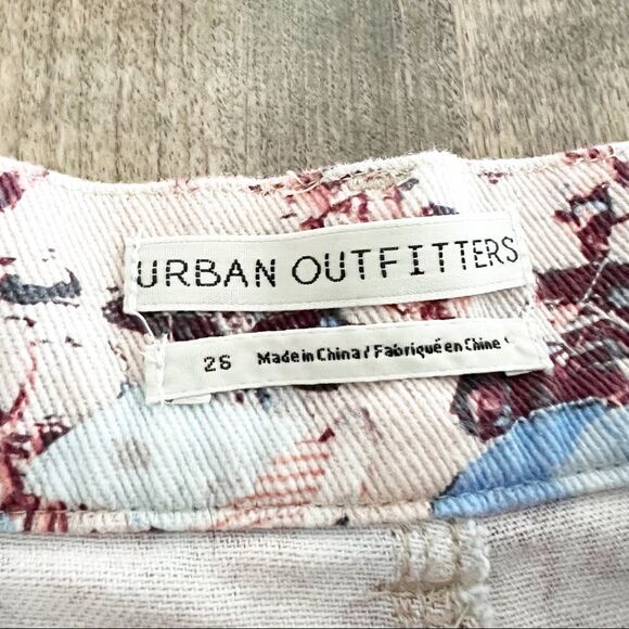 Urban Outfitters Beachside Print High-Waisted Shorts - Size 26 - Picture 6 of 6